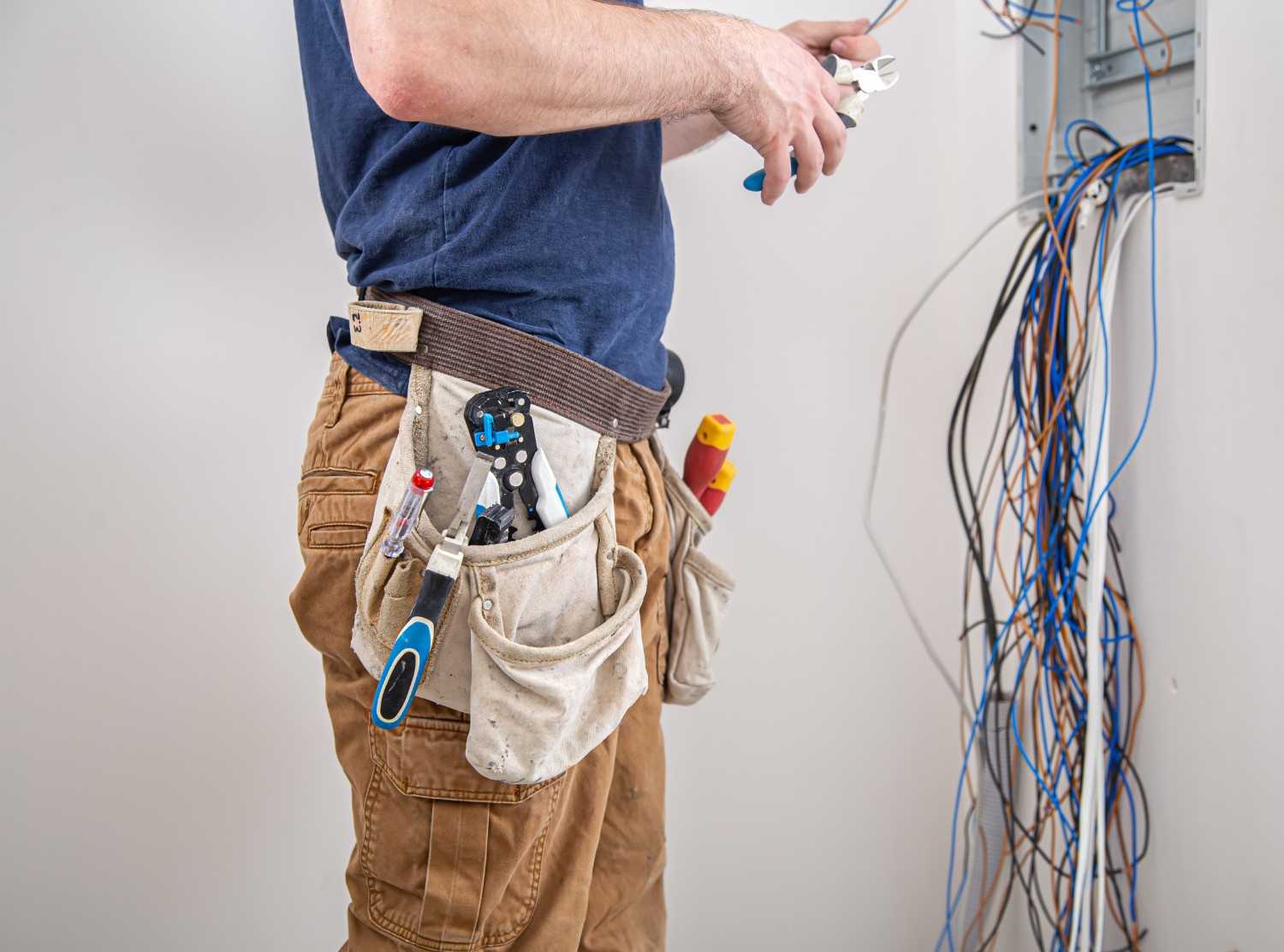 Emergency Electrician Services & Repairs | 9499559955